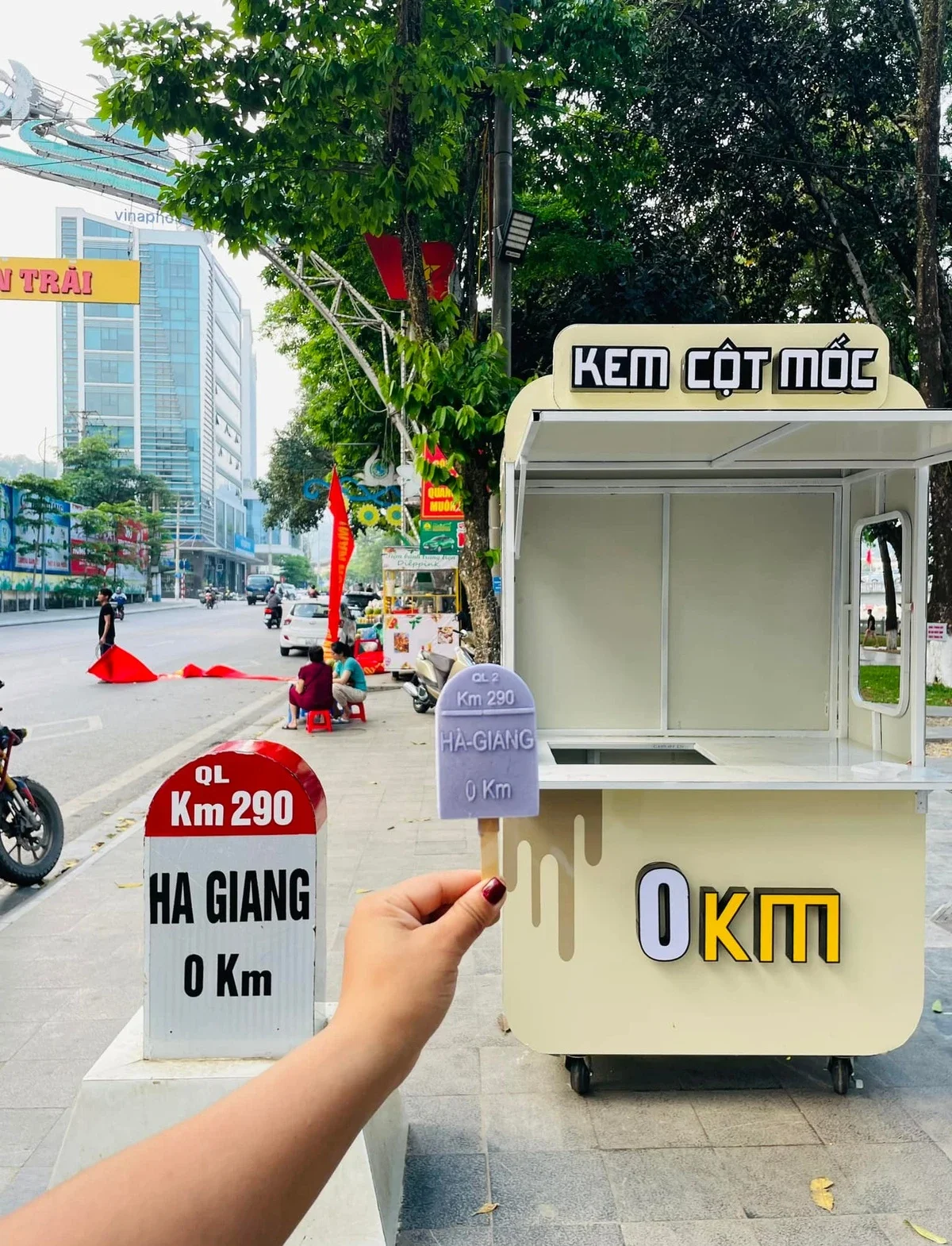 Món kem cột mốc 