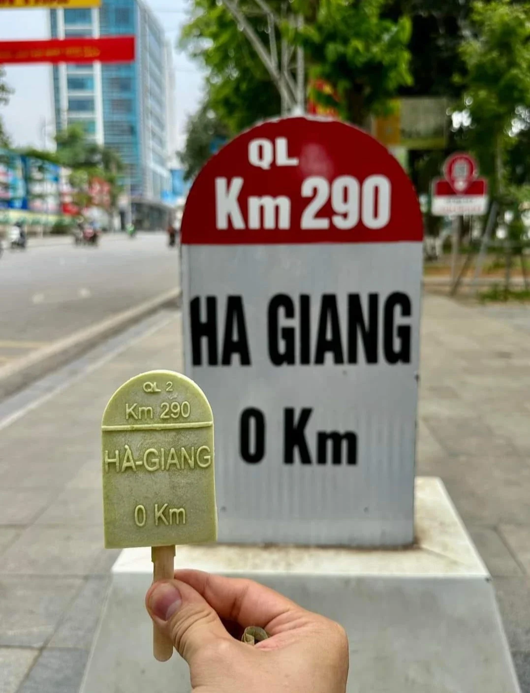 Món kem cột mốc 