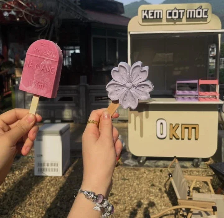 Món kem cột mốc 