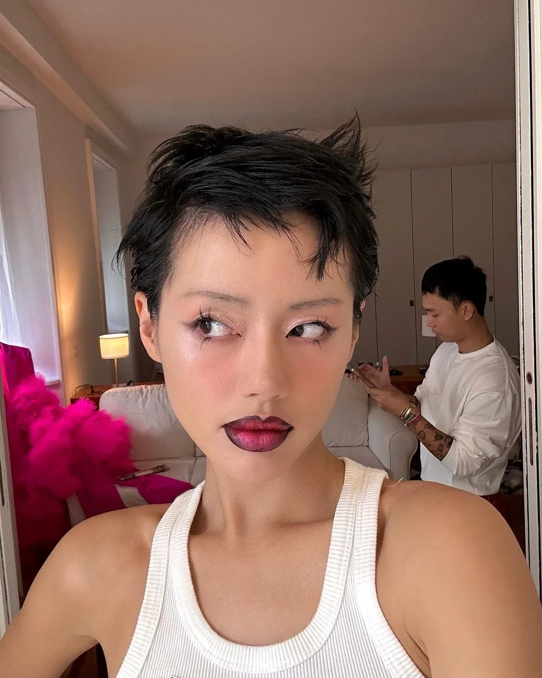 Makeup như búp bê sứ