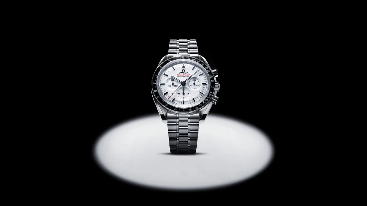 Omega ra mắt phiên bản Speedmaster Moonwatch với phong cách mặt số mới