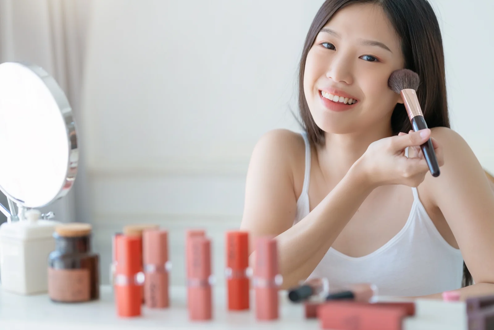 Phương pháp trang điểm Demi trung hòa màu sắc gương mặt