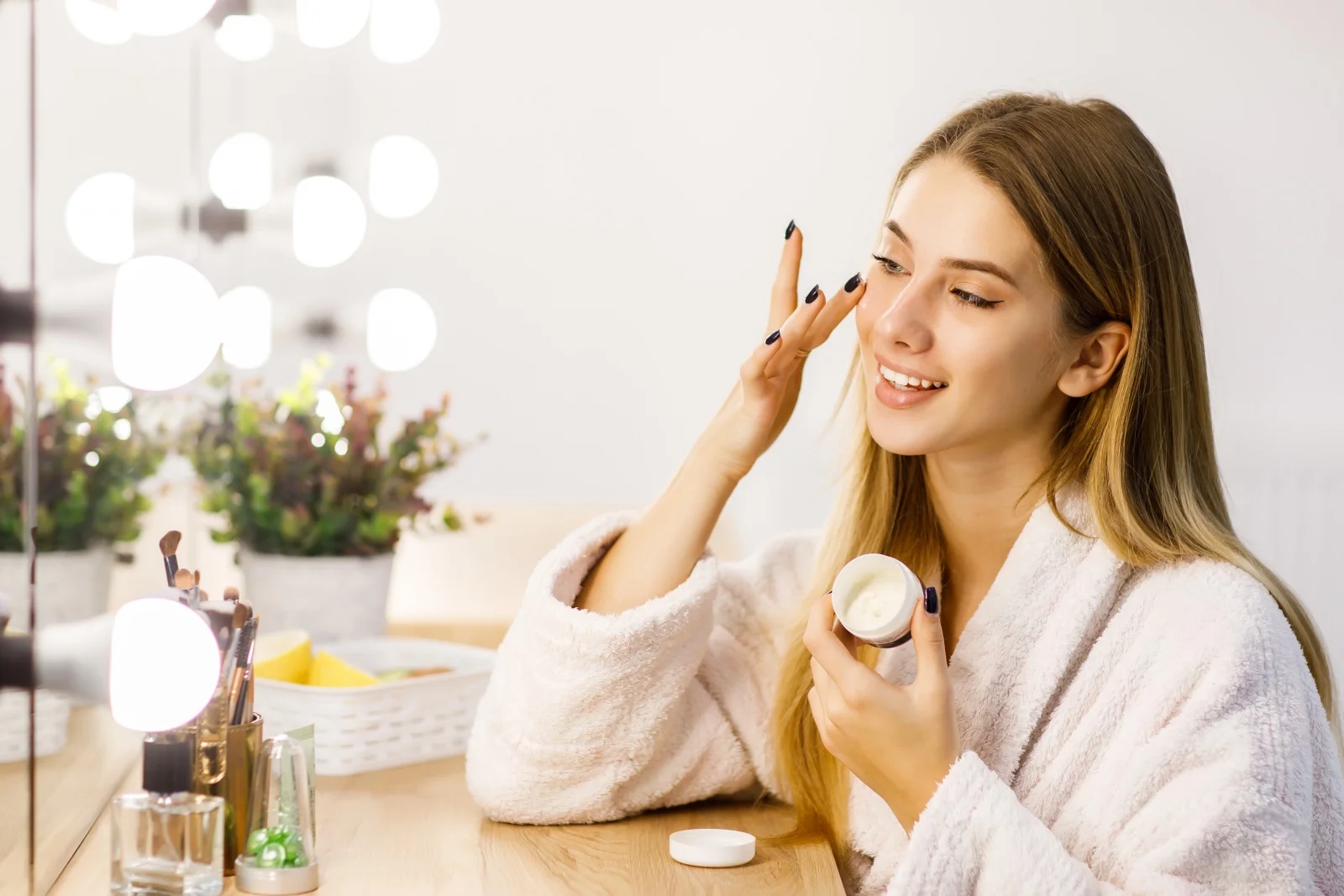 Demi: Xu hướng trang điểm trung hòa màu sắc gương mặt