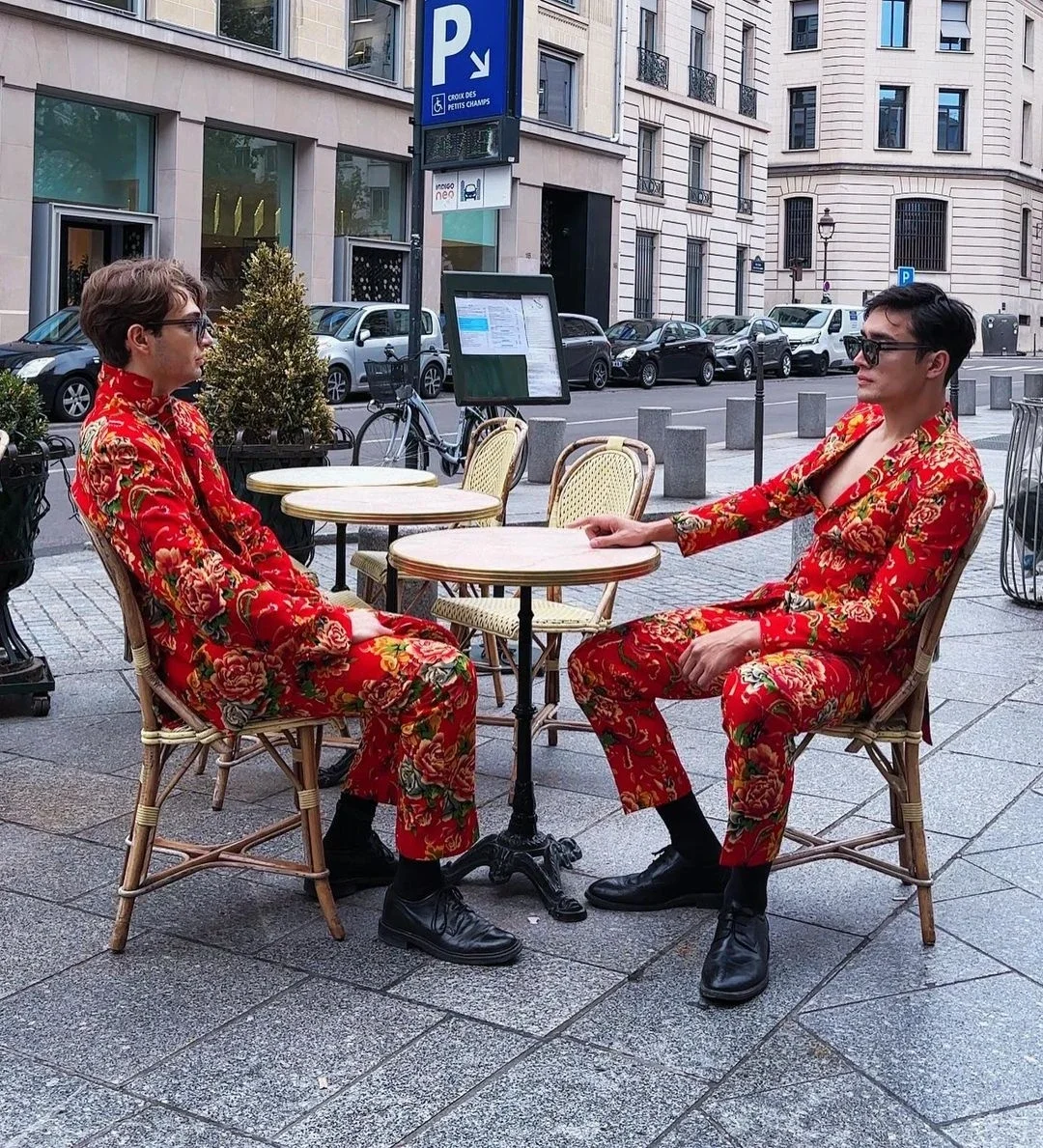 Áo họa tiết chăn công