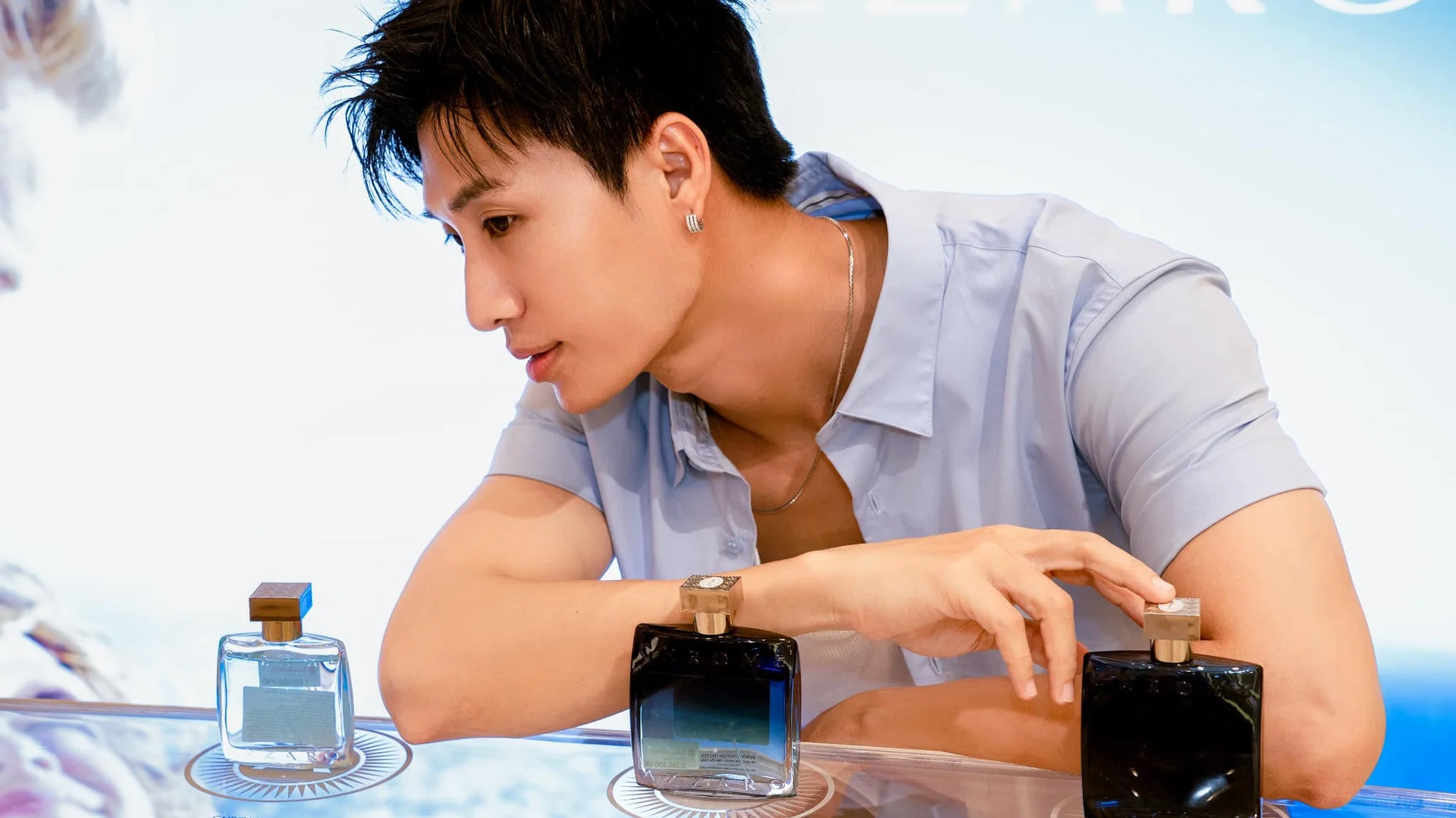 Mạc Trung Kiên, Hóa Trần, Bảo Luận mê mẩn Azzaro Chrome Parfums