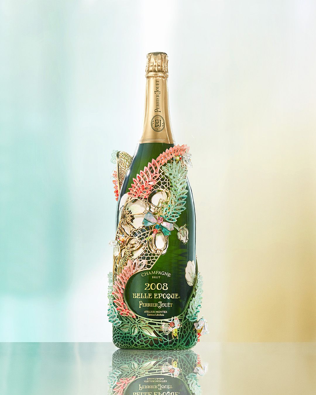 Vẻ lộng lẫy của chai sâm-panh Belle Époque cổ điển