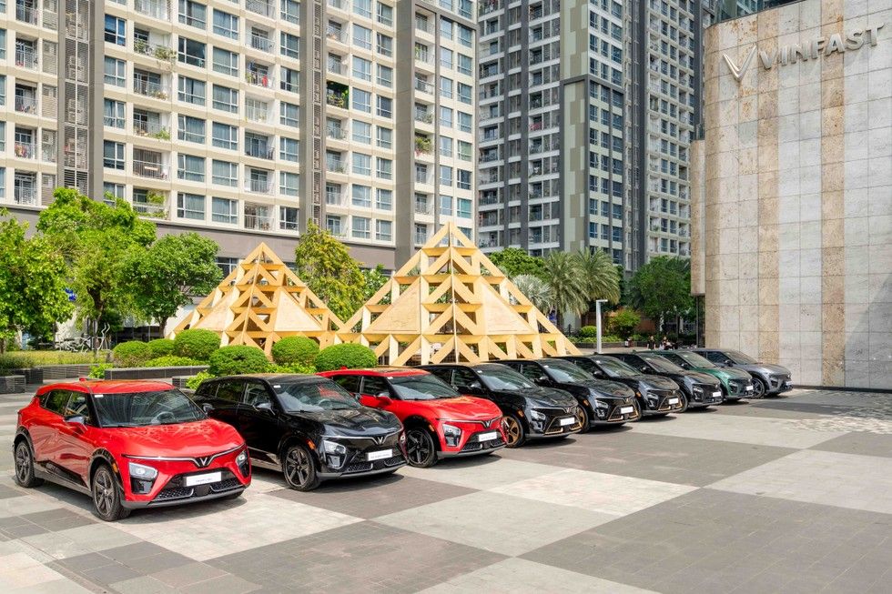 Những chiếc VF 7 'Hỏa Long Độc Bản' đầu tiên được bàn giao đến khách hàng