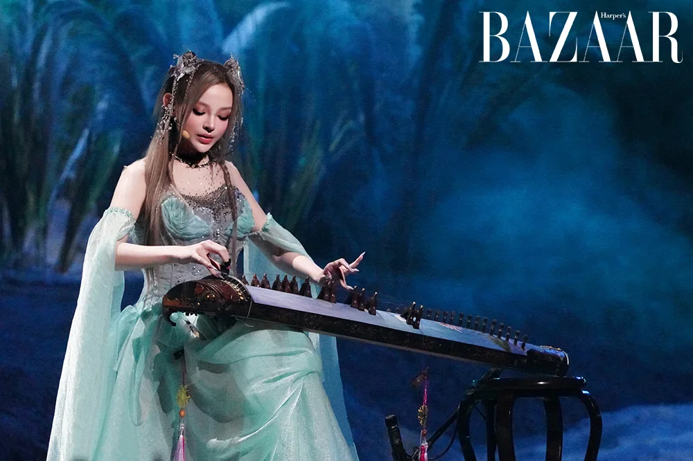 LUNAS bắn rap tiếng Trung cực chất trên sân khấu Đạp gió 2024
