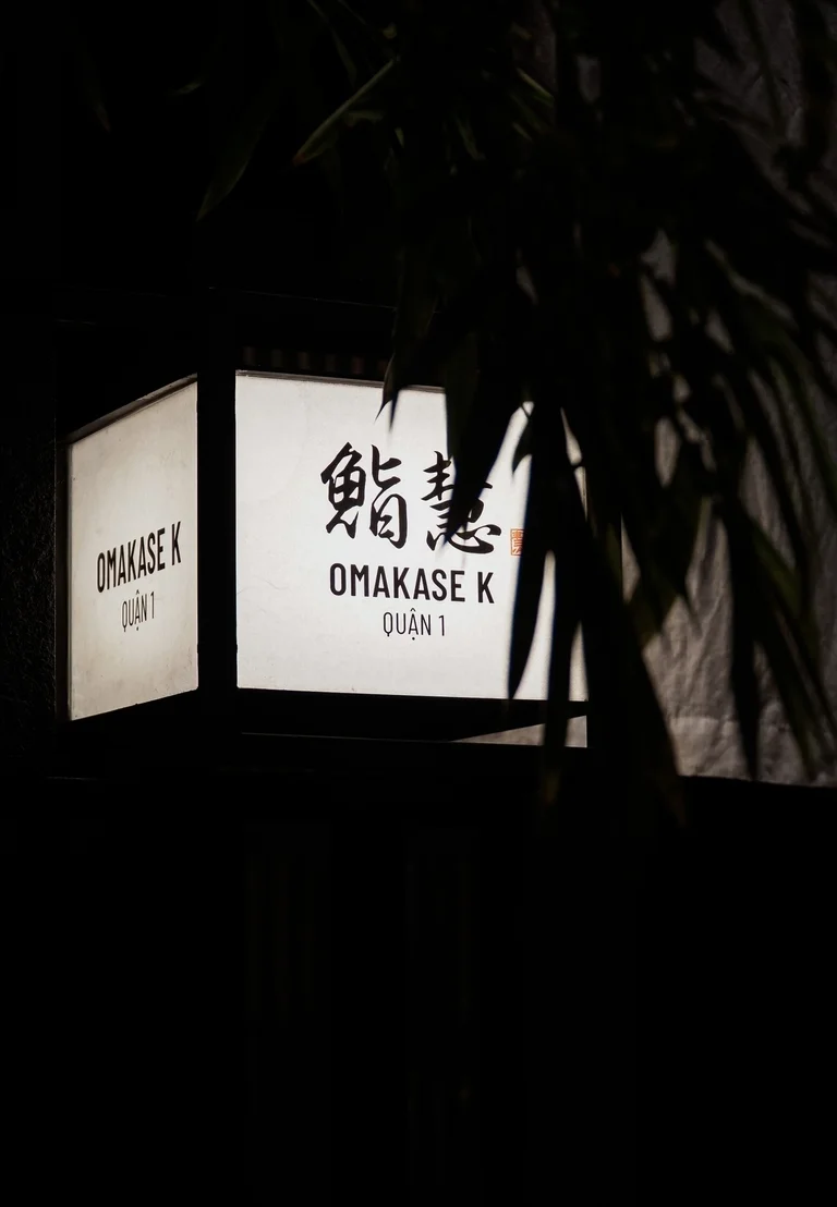 Omakase - Phong cách ăn lạ được Trấn Thành và giới nhà giàu Việt cực ưa chuộng: Không được chọn món, không biết trước giá... nhưng số tiền phải trả gây choáng!