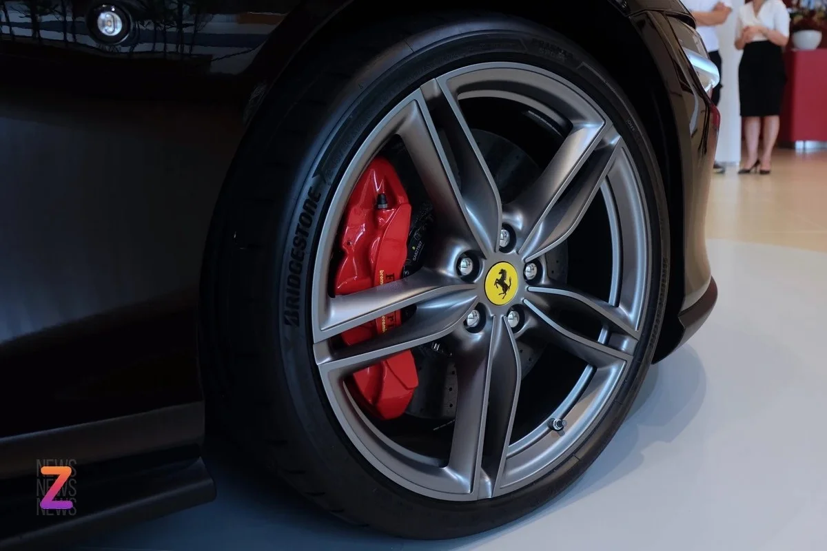 Chi tiết Ferrari Roma Spider vừa cập bến Việt Nam, giá từ 20 tỷ đồng