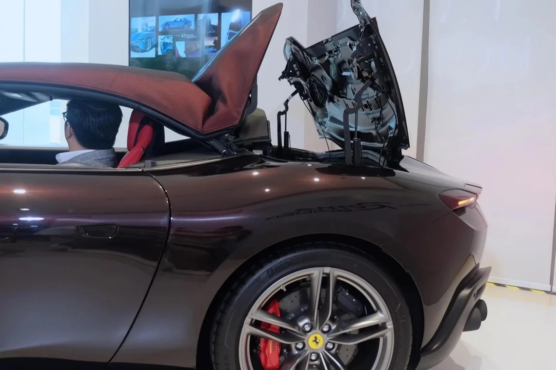 Chi tiết Ferrari Roma Spider vừa cập bến Việt Nam, giá từ 20 tỷ đồng