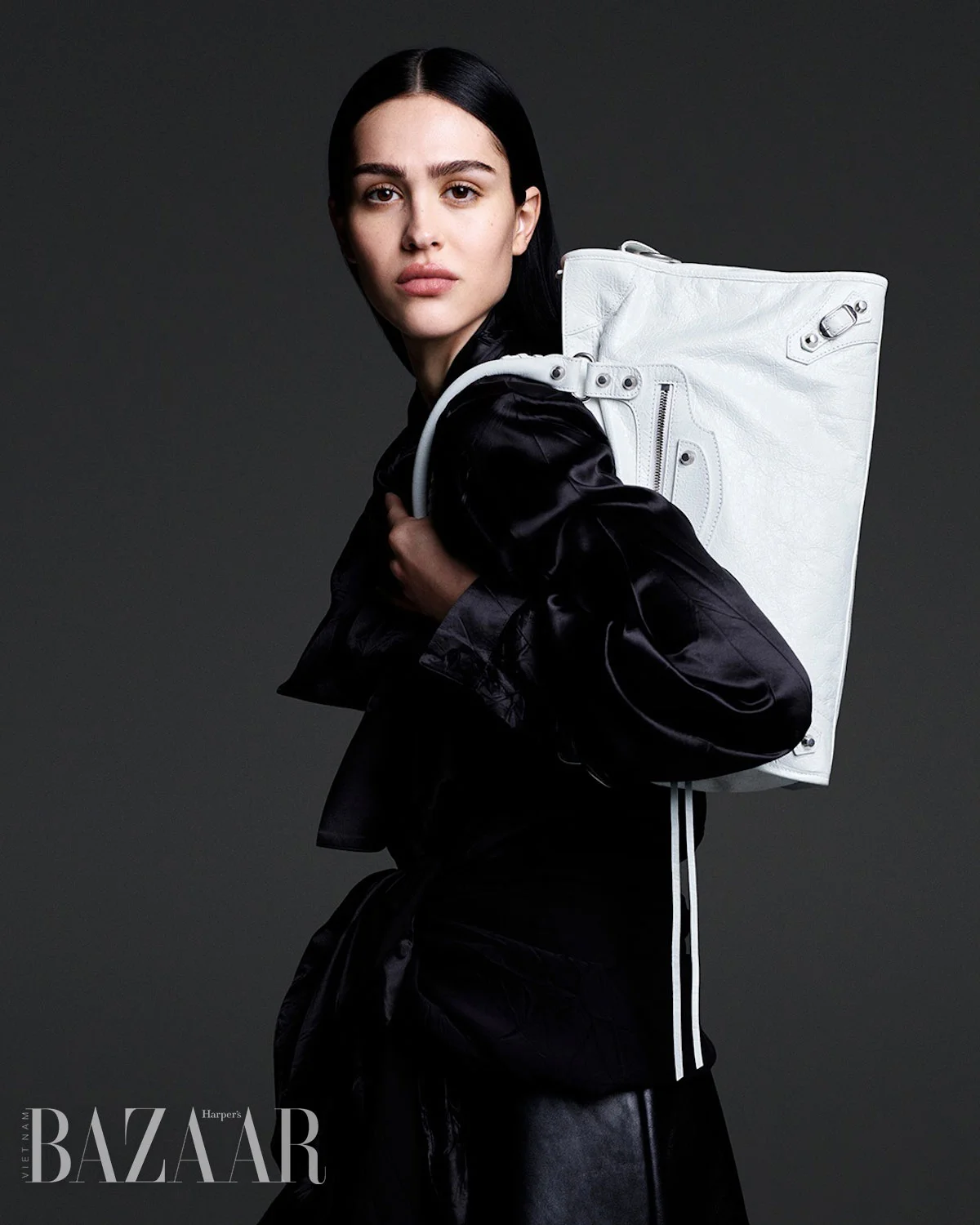 Sự trở lại của túi xách Le City, It Bag nhà Balenciaga