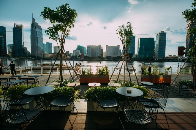 Starbucks WaterBus Thủ Thiêm