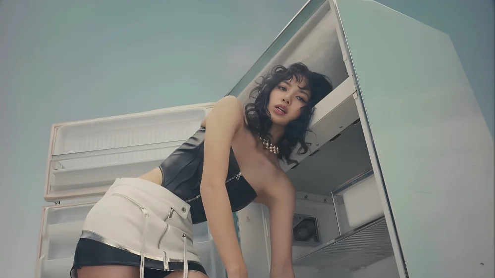 MV New Woman