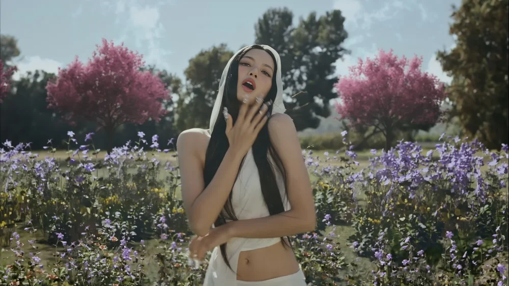 MV New Woman