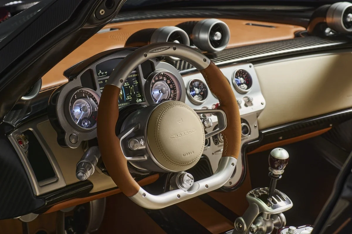 Siêu xe Pagani Utopia Roadster chính thức ra mắt
