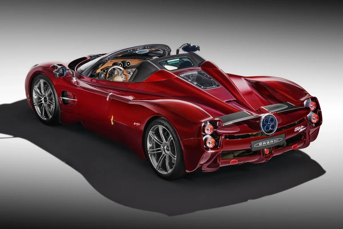 Siêu xe Pagani Utopia Roadster chính thức ra mắt