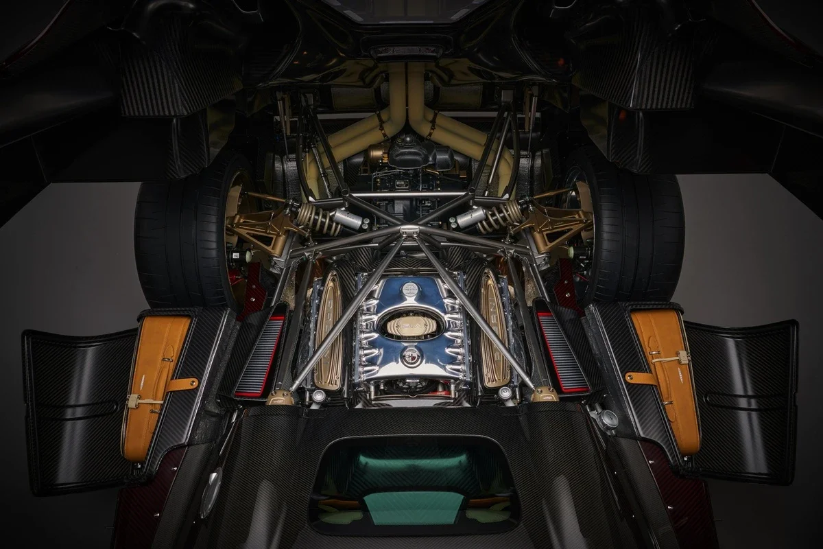 Siêu xe Pagani Utopia Roadster chính thức ra mắt