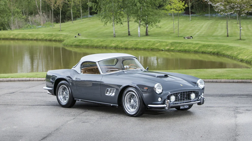 Chiếc Ferrari này bán cho đại gia chịu chơi với giá quy đổi tới 425 tỷ đồng: Chỉ có 56 chiếc, từng chạy trên nhiều đường đua
