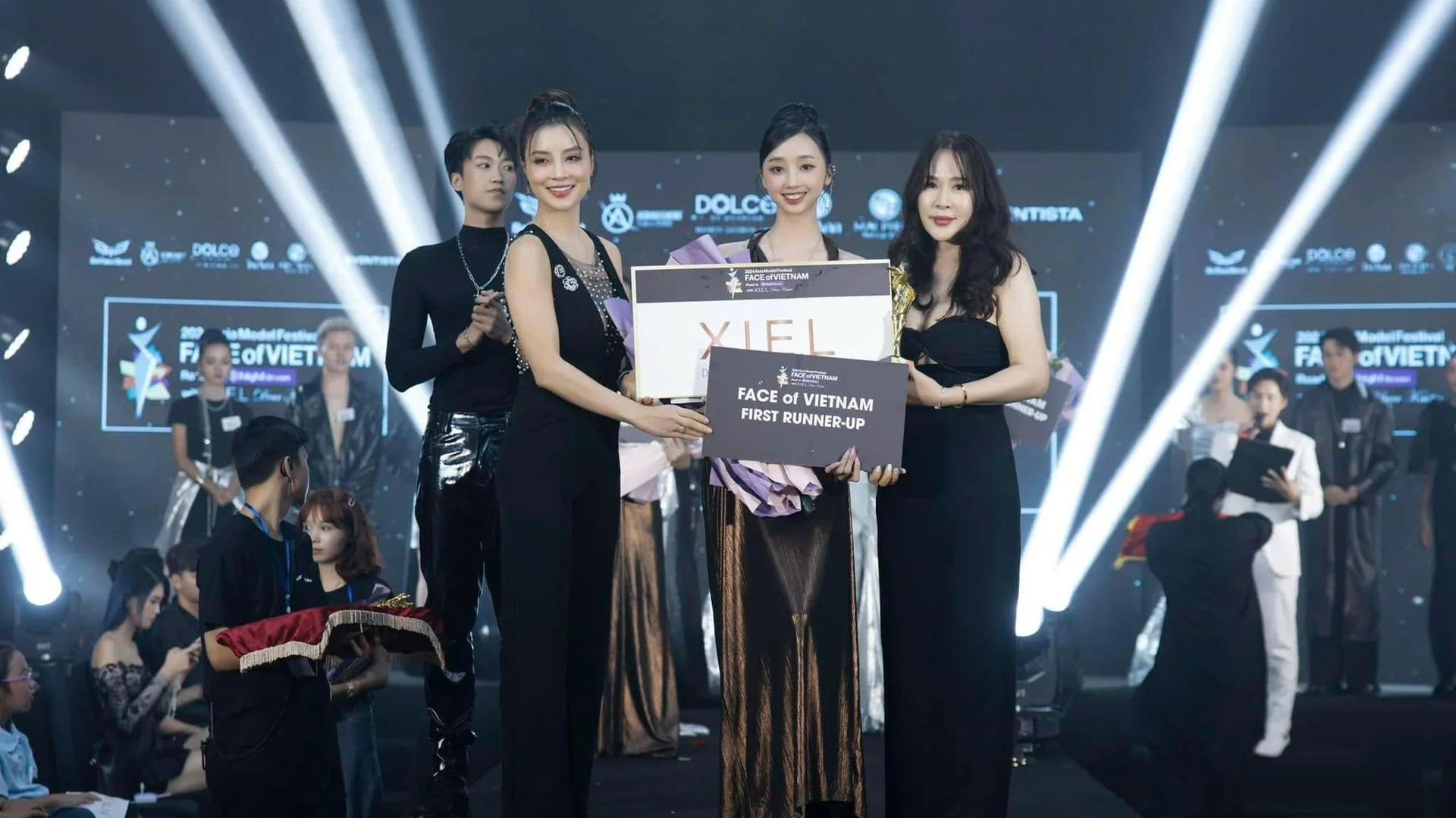 Chị gái Mai Thu Huyền xinh đẹp tại sự kiện "Face Of Việt Nam"