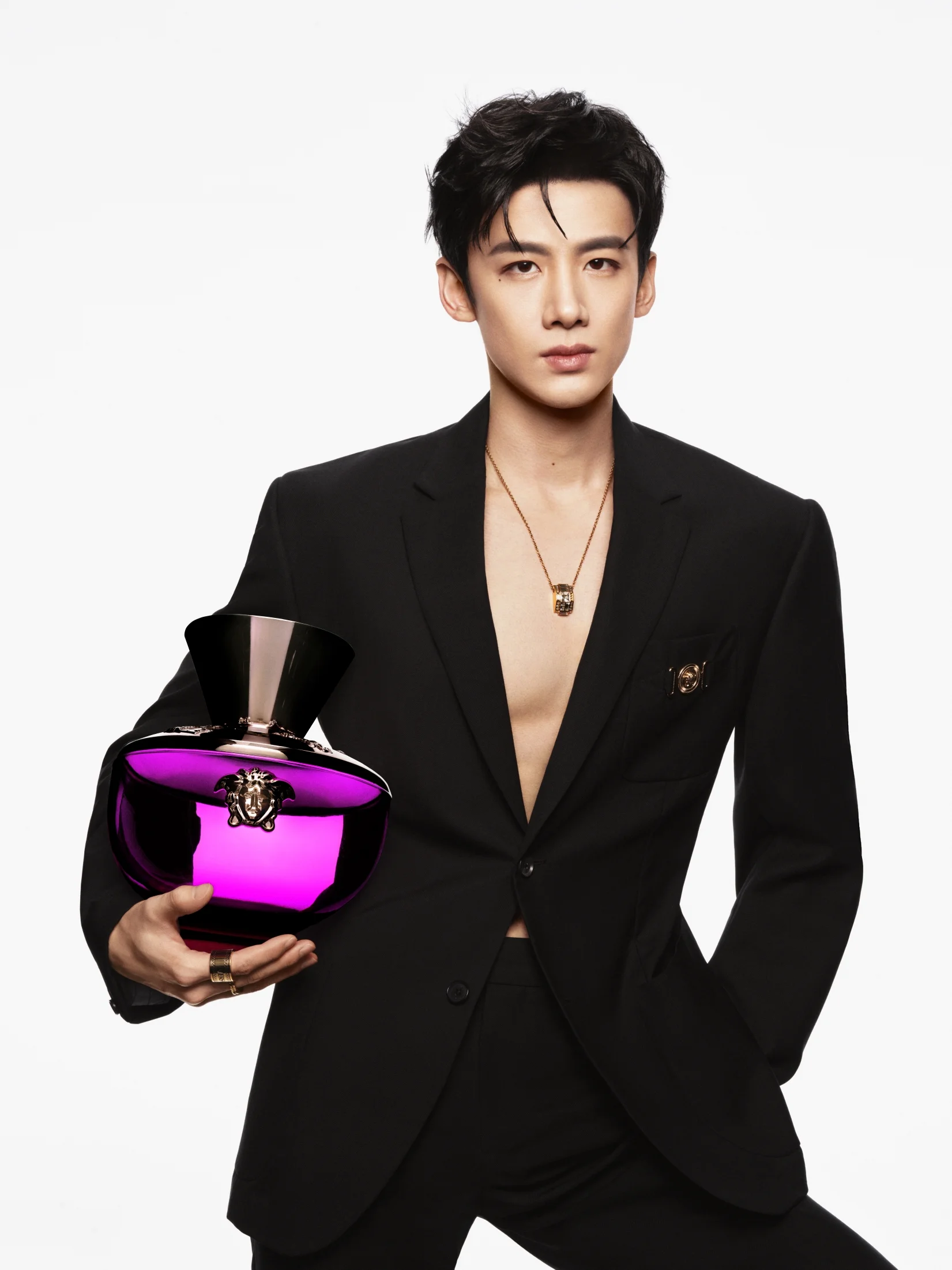 Versace Dylan - Bộ ba hương mùa hè đến từ nhà mốt thời trang bậc nhất nước Ý