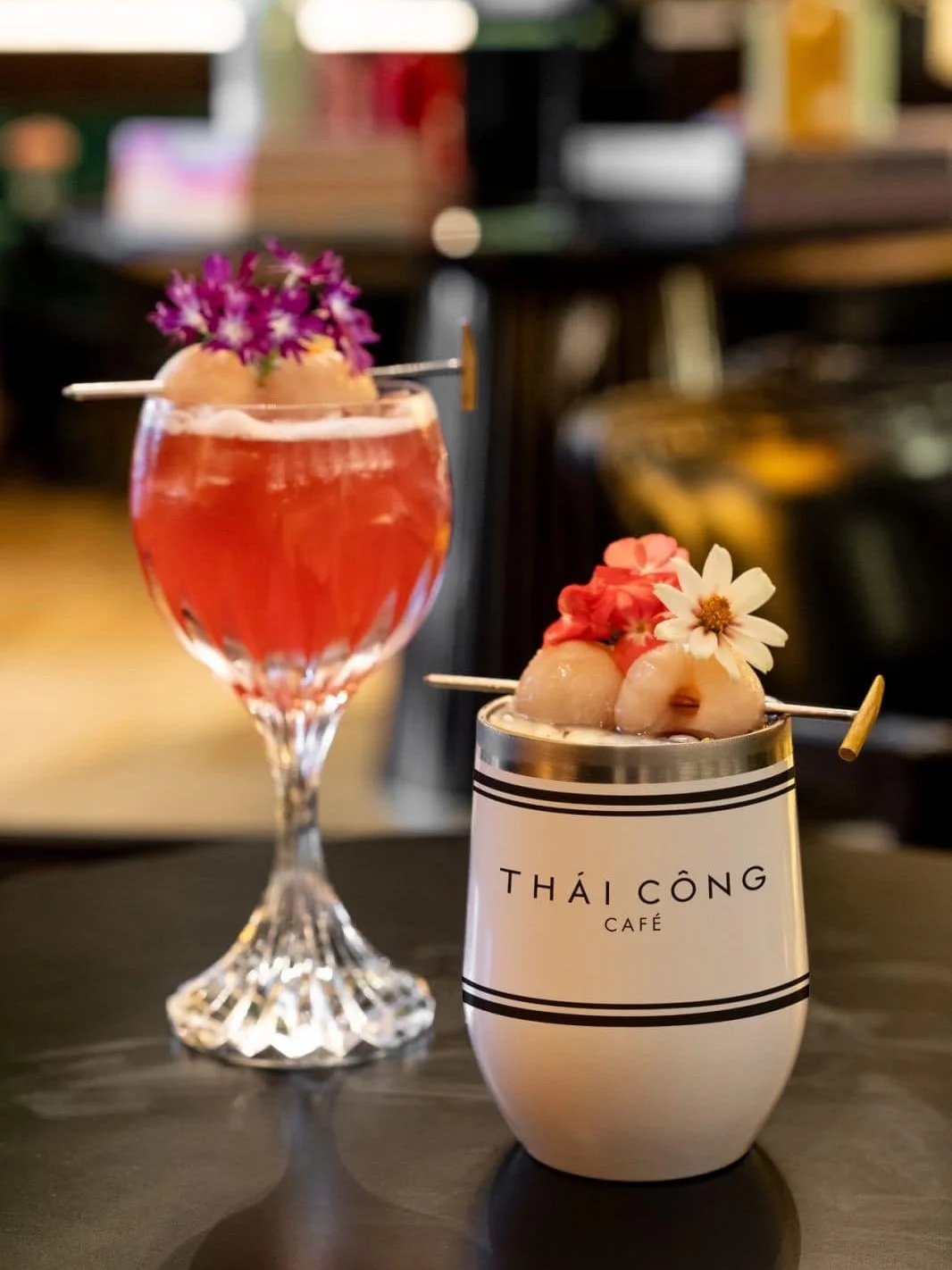 “Bán” không gian và trải nghiệm: Độc lạ cách tiếp thị của mô hình kinh doanh ẩm thực xa xỉ từ văn hóa Omakase, bát phở giá 2,5 triệu đồng và cơn sốt trà vải Thái Công