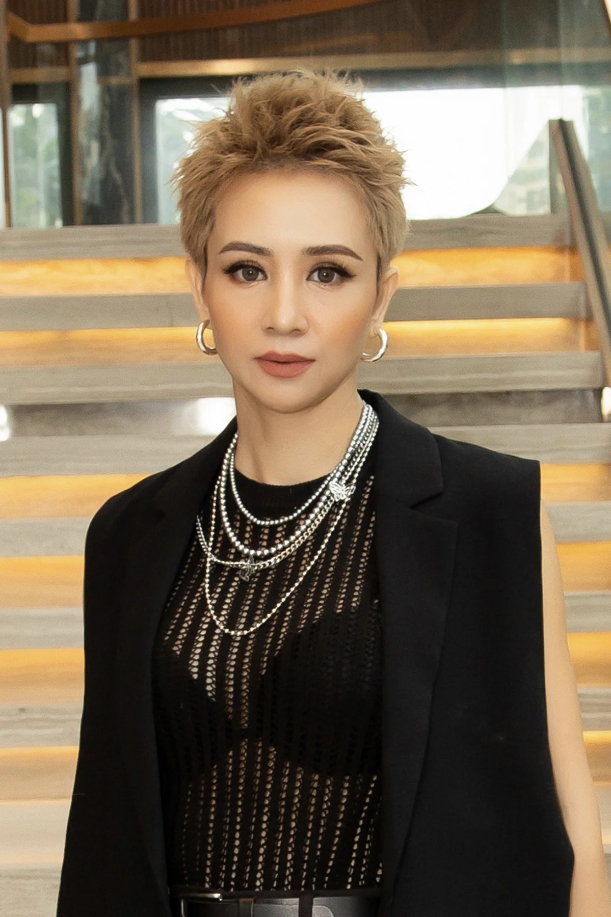 Chị đẹp đạp gió 2024