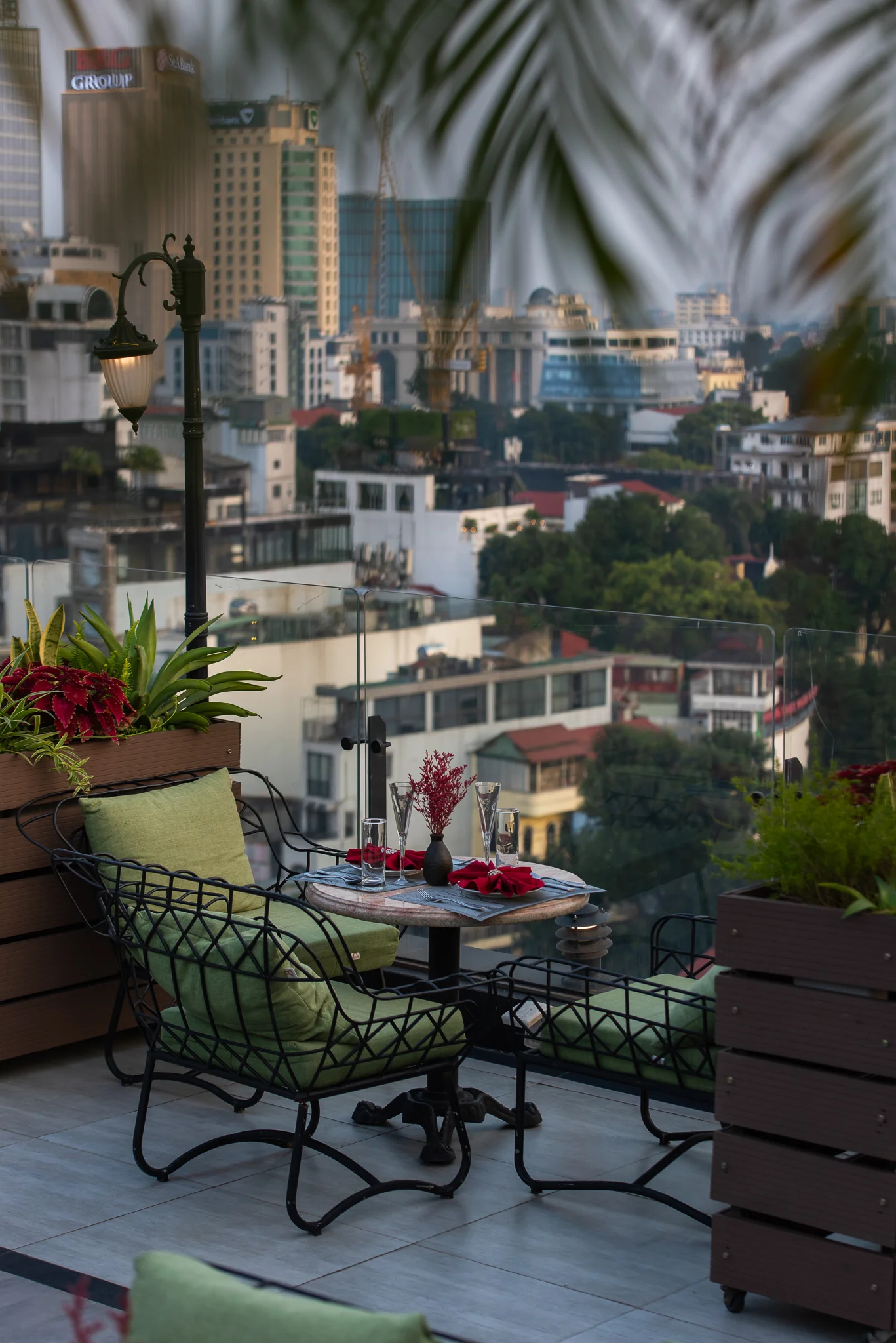 5 nhà hàng view siêu đẹp tại Hà Nội – Check-in là mê ngay!