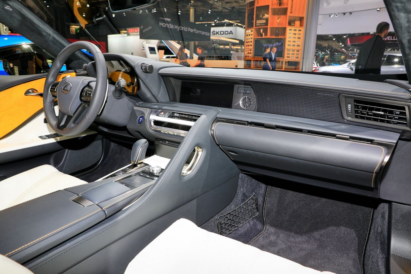 -xe-lexus-l-limited-edition-2019-9.jpg