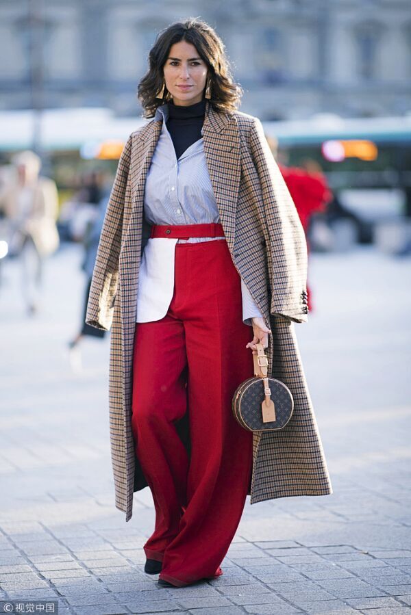 Can-canh-chiac-tAi-mai-fashionista-Aau-yAu-thAch-a-Louis-Vuitton-Petite-Boite-Chapeau3.png