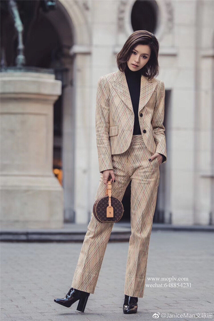 Can-canh-chiac-tAi-mai-fashionista-Aau-yAu-thAch-a-Louis-Vuitton-Petite-Boite-Chapeau5.jpg