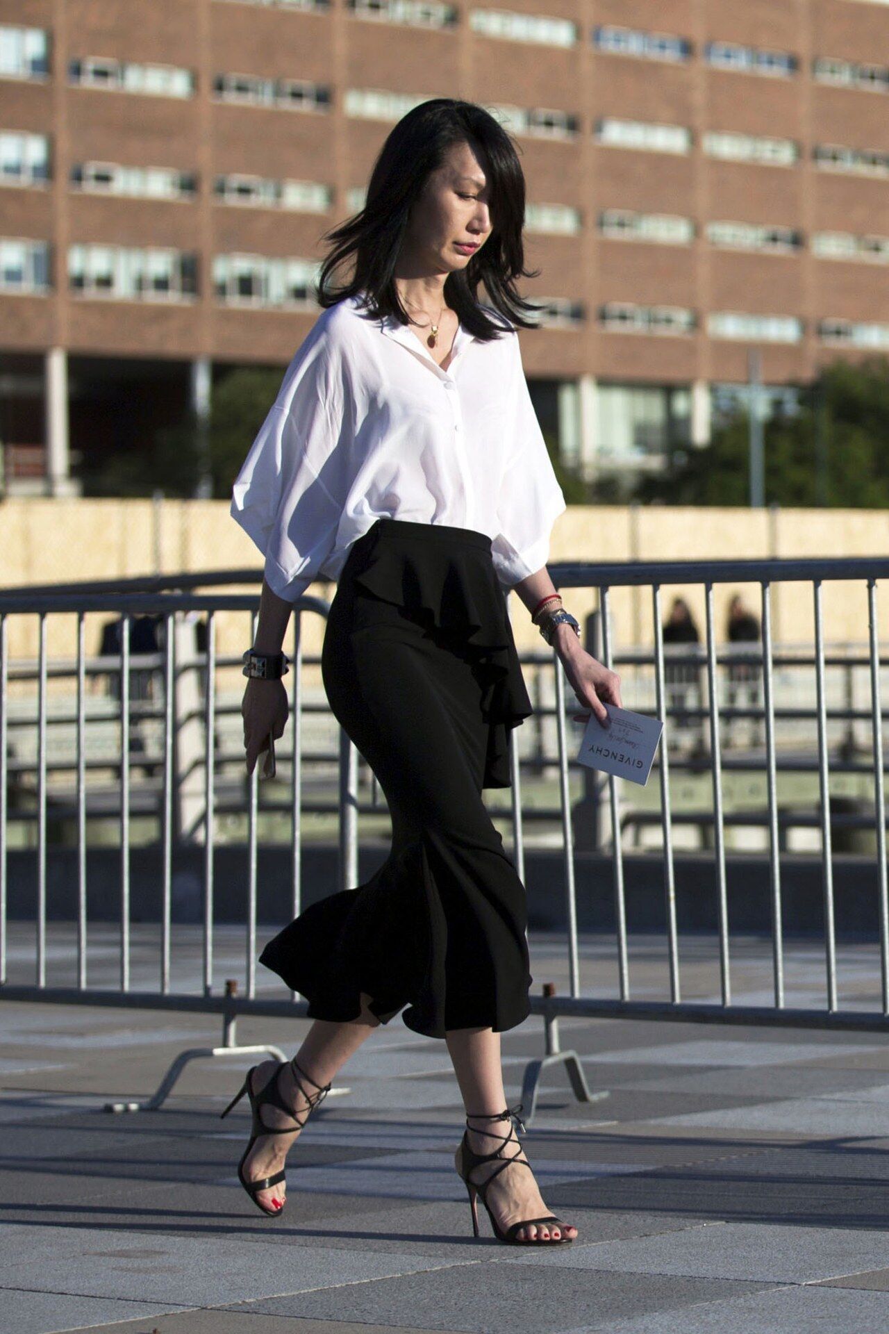 fashion-2015-11-white-shirt-outfit-ideas-date-black-ruffle-skirt-melodie-jeng-main.jpg