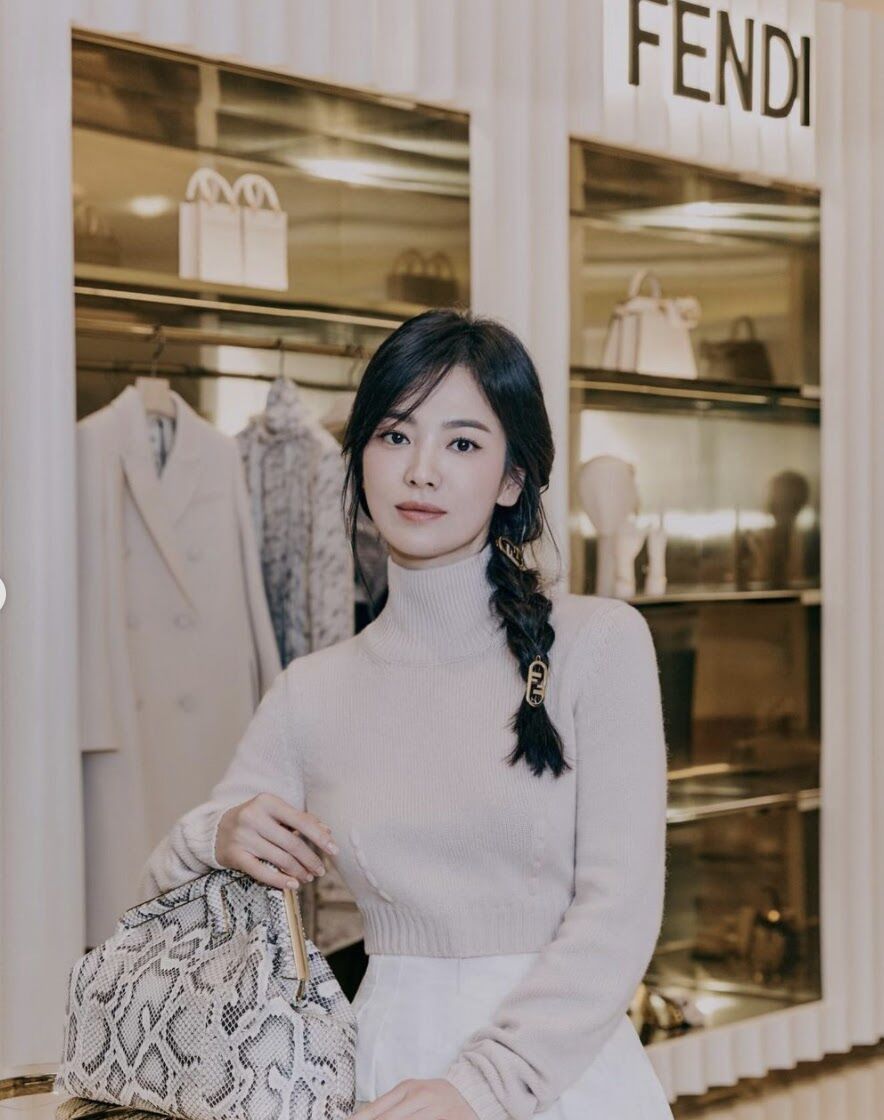 7 kiểu tóc dẫn đầu trào lưu của Song Hye Kyo - Ngôi sao
