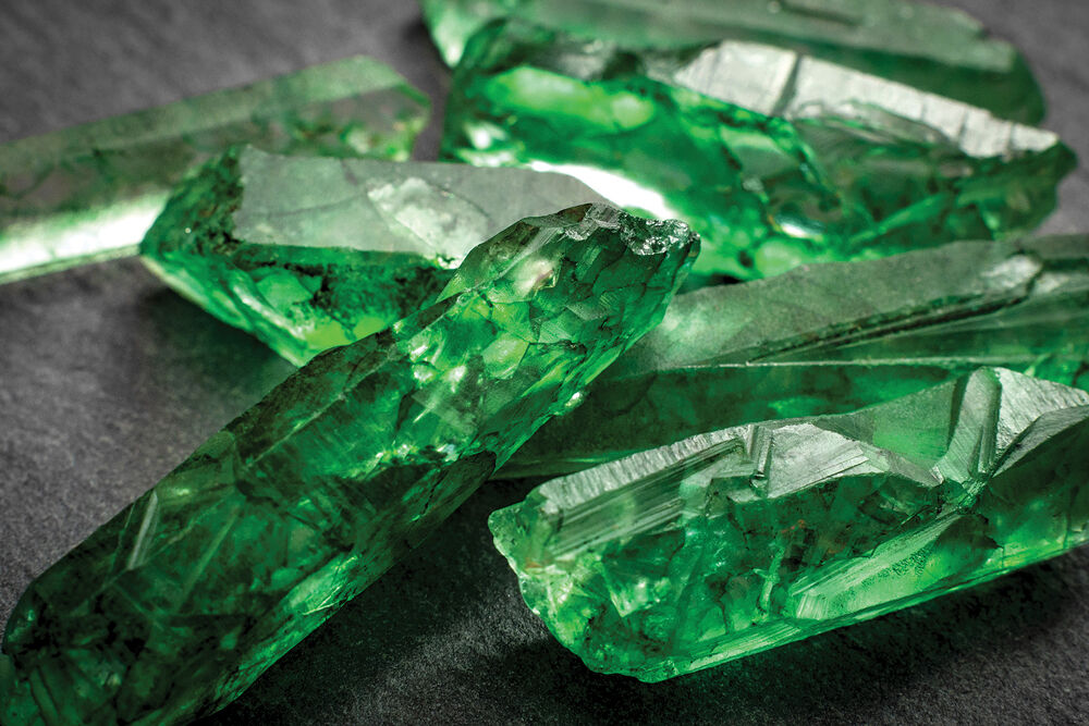 BZ_10_21_BEAUTY_Gemstones_Skincare_0001