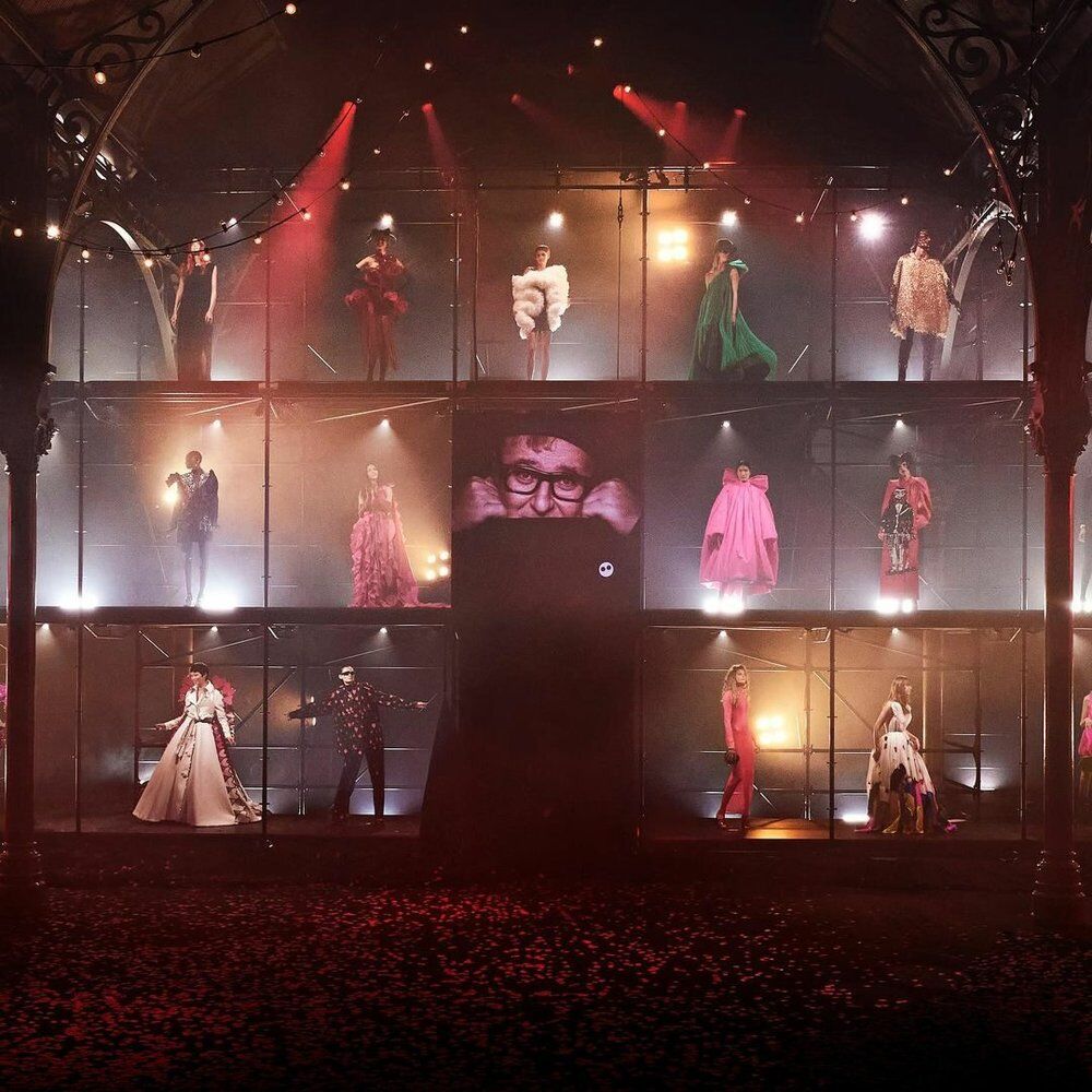 Love Brings Love show