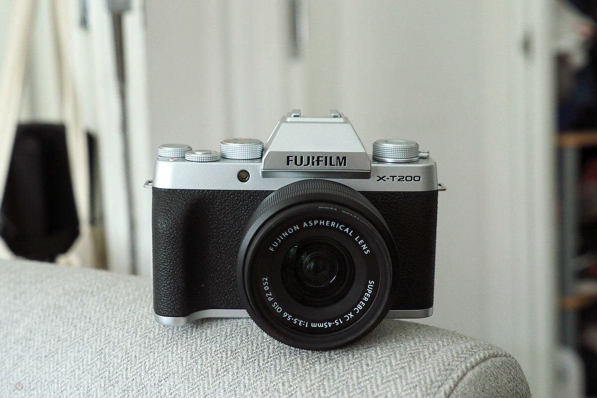 Fujifilm X T200