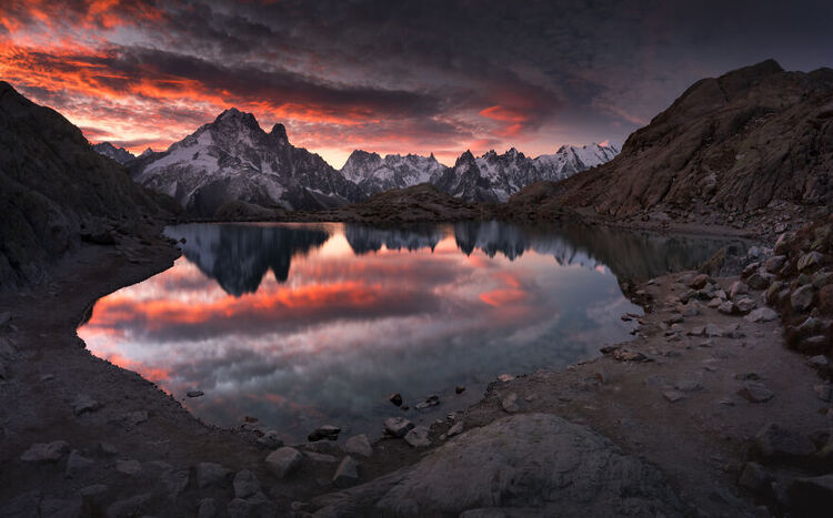 Ngắm nhìn kiệt tác thiên nhiên chuyển sắc thu tại vùng núi Alps