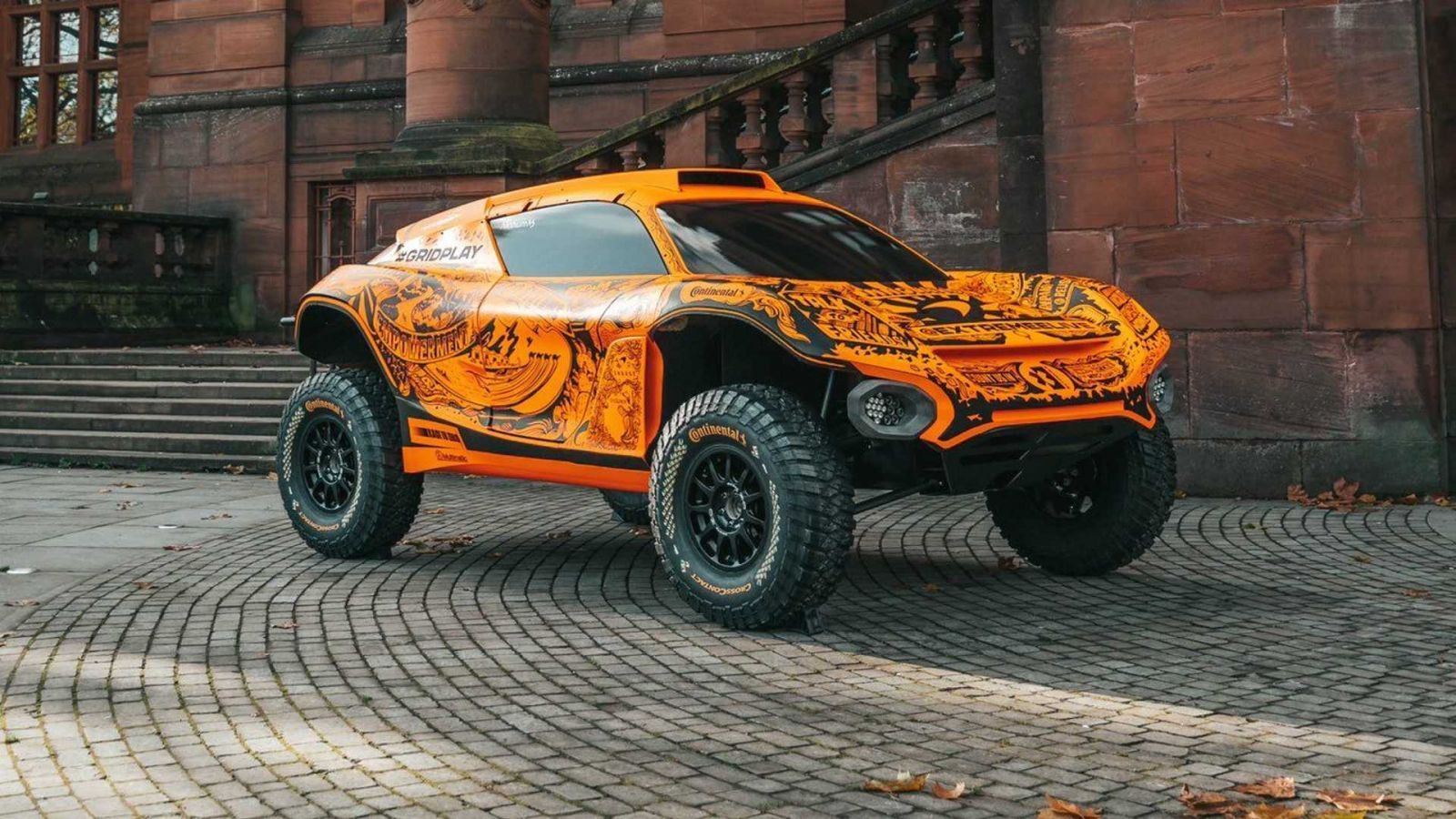 McLaren ra mắt chiếc SUV đầu tiên cực hầm hố, đáng tiếc chỉ xuất hiện trên 