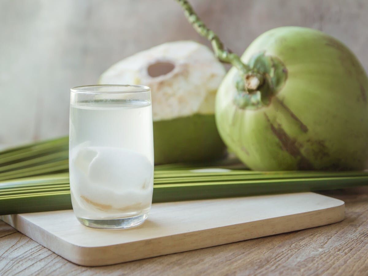 6 lợi ích cho sức khỏe và sắc đẹp của nước dừa