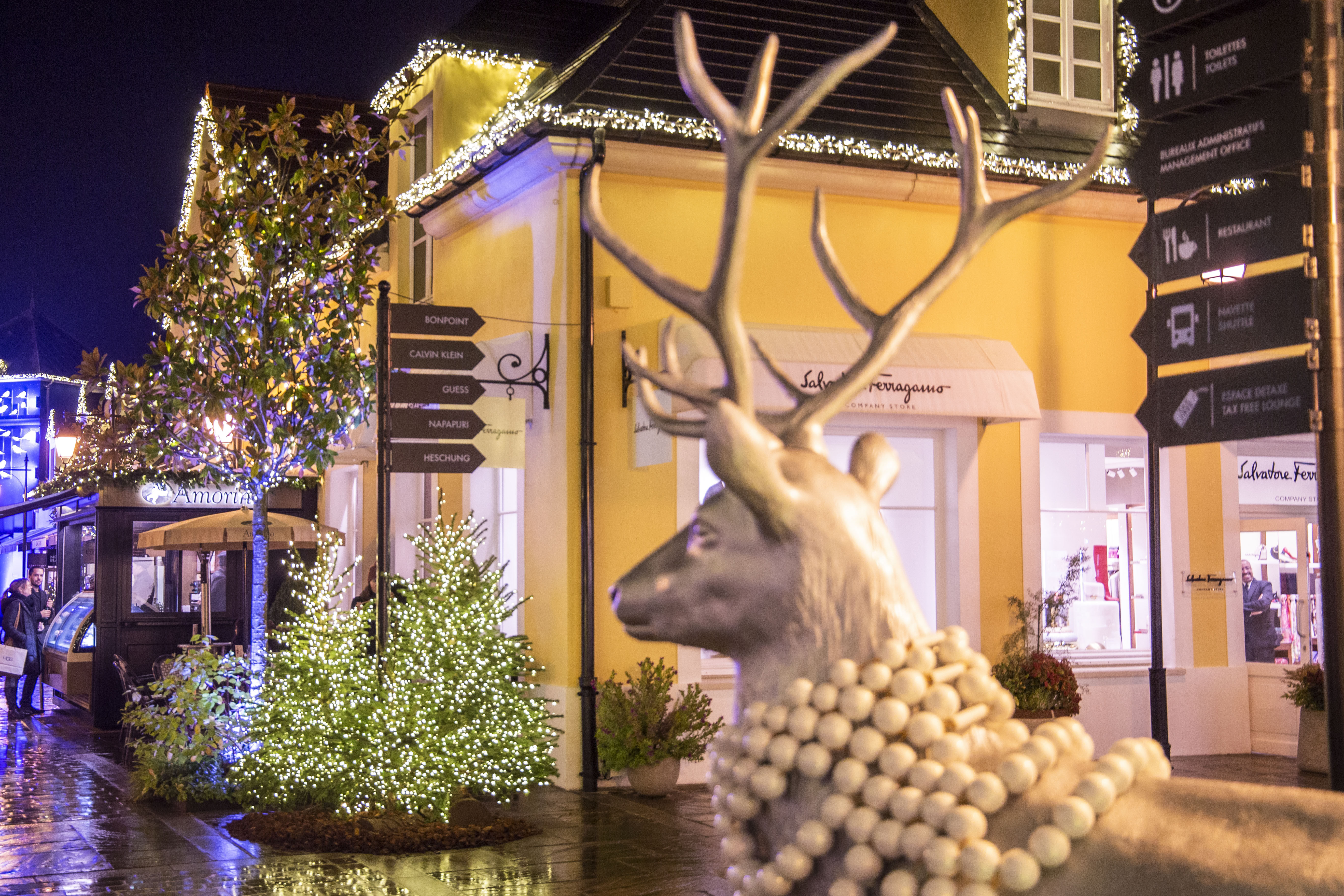 La Vallee Village giảm giá