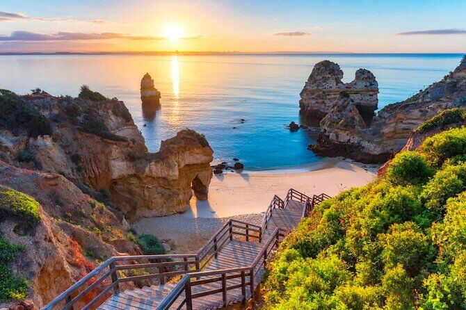 Shared Arrival Transfer: Faro Airport to Algarve Hotels 2022