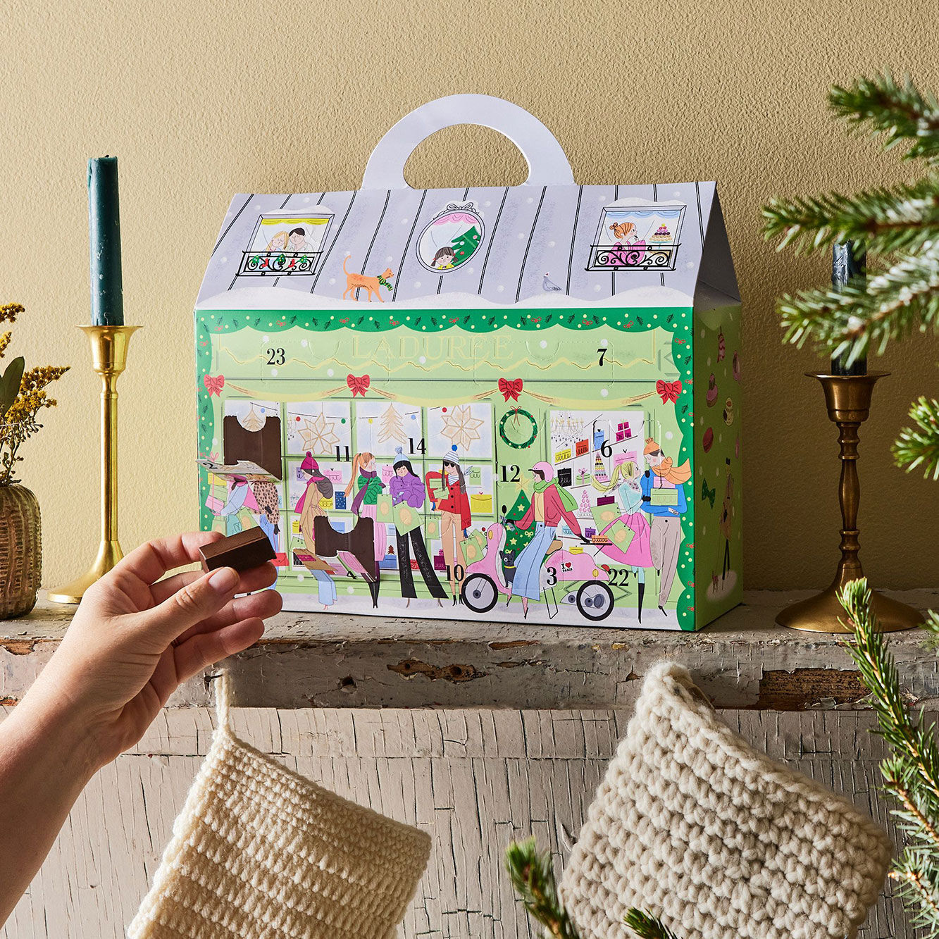 advent-calendar-la-gi-lich-mua-vong-2021-laduree.jpg