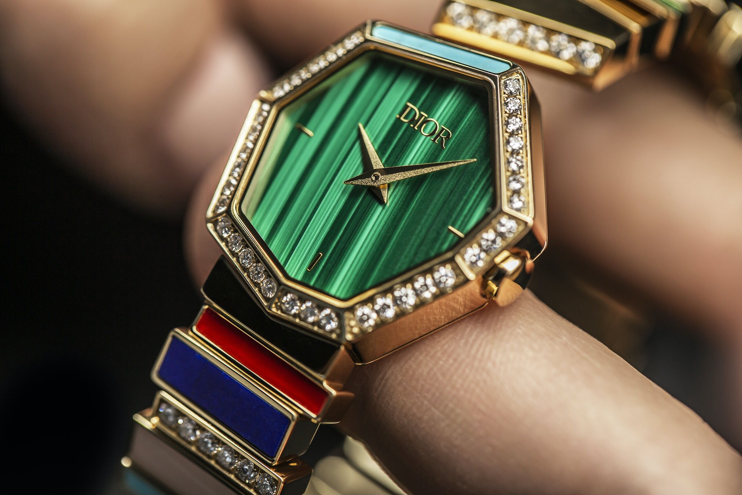 Dior Gem: Sắc màu trời ban