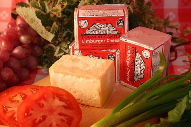 Những loại phô mai “bốc mùi” nhất thế giới - Ảnh 6