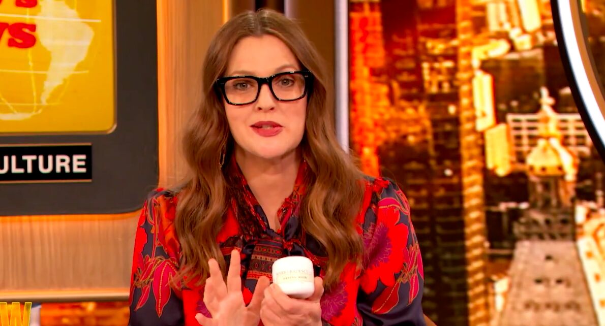 Drew Barrymore khen ngợi sản phẩm Mario Badescu Drying Mask