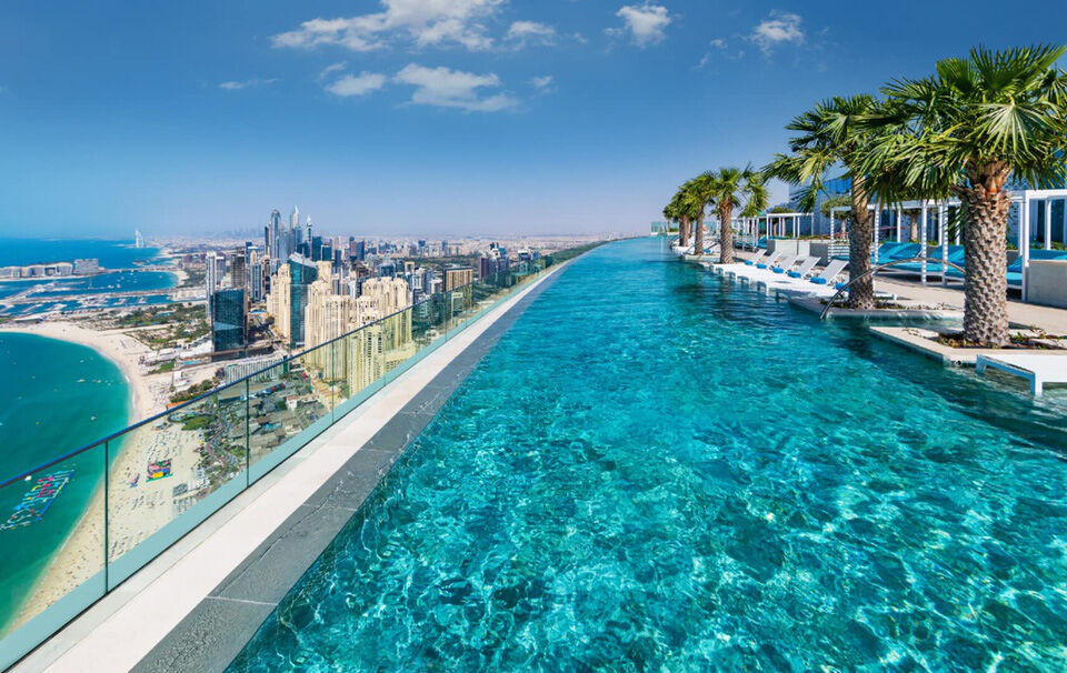 Bể bơi vô cực cao nhất thế giới ở Dubai
