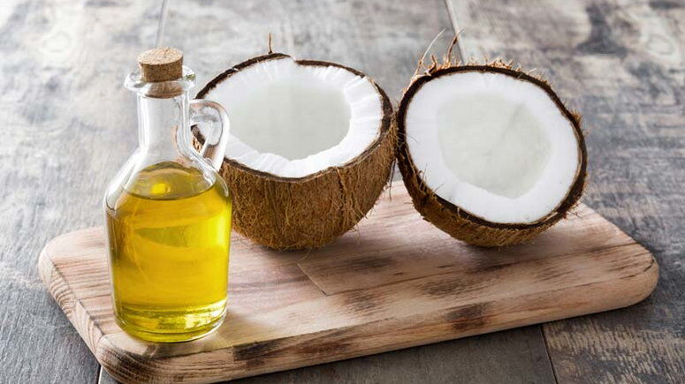 Dầu dừa giúp làm trắng răng