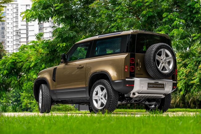 Land Rover Defender 90 mới ra mắt tại Việt Nam: Thêm lựa chọn SUV cho khách hàng thích sự khác biệt land-rover-defender-90-6.png