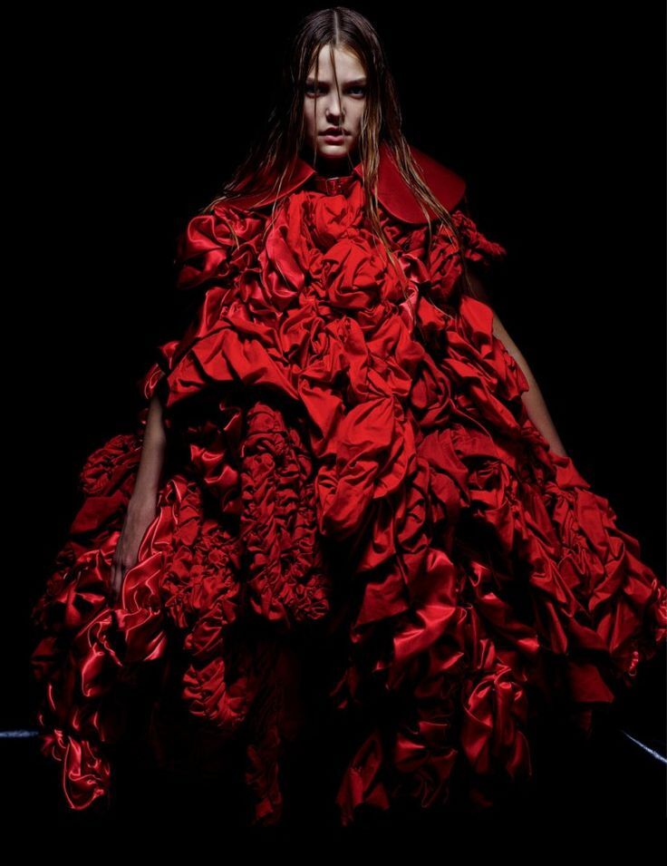 Comme Des Garçons nổi bật bởi bản sắc thời trang không hề thay đổi trong suốt 52 năm qua.