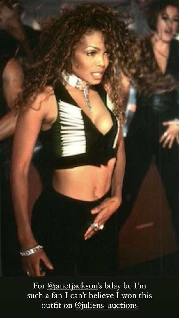 Janet Jackson mặc bộ trang phục trong MV If.